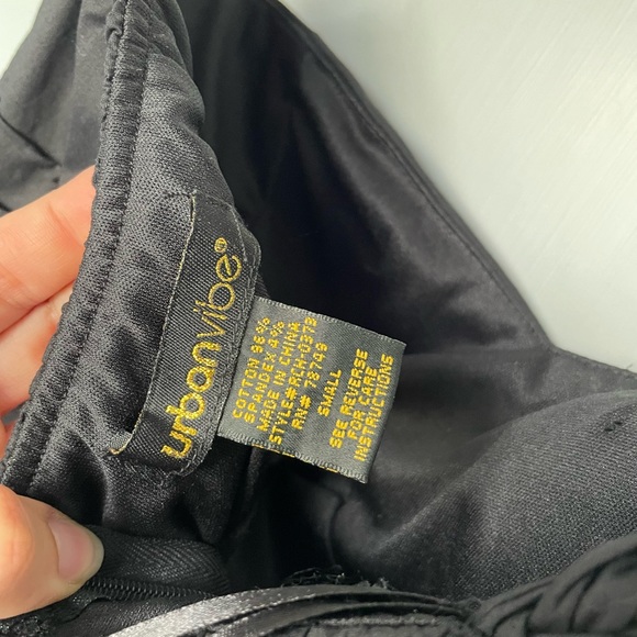 Black Dress - Picture 5 of 5